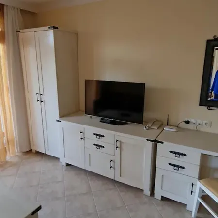 Apartahotel Santa Marina Apartaments- Karina 1 *