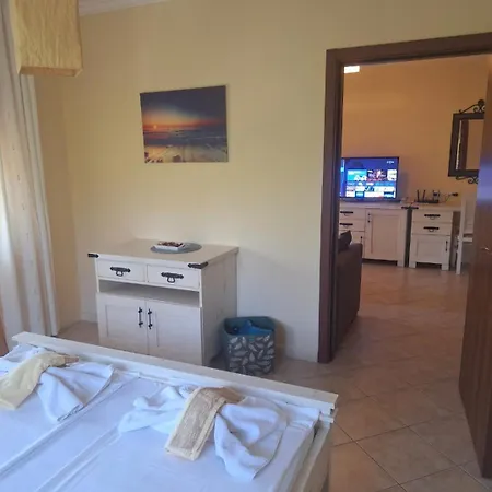Santa Marina Apartaments- Karina 1 *