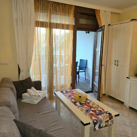 Santa Marina Apartments- Karina 1 *